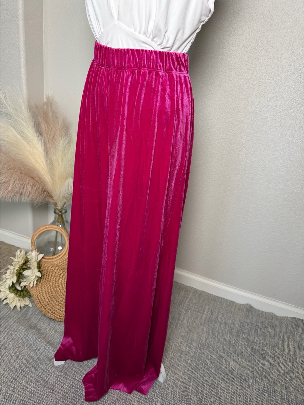 NEW Zenana Outfitters - Women's Fuchsia Velvet Wide Leg bottoms - Picture 11 of 12